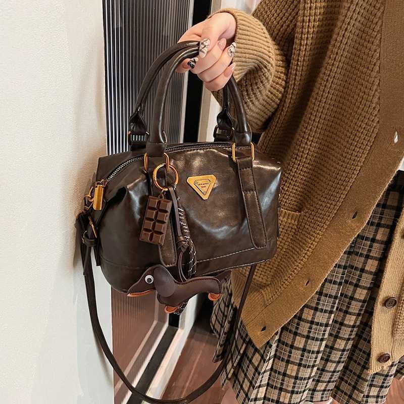 Free shipping Designer Spring Festival non-stop womens handbag fashionable single shoulder crossbody large capacity textured commuting tote bag