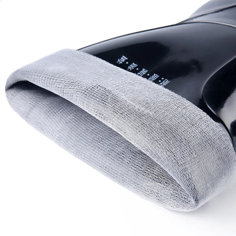 Small and medium-sized leg sole three rainproof shoes mens mid top rain boots labor protection black rubber shoes water shoes 250213