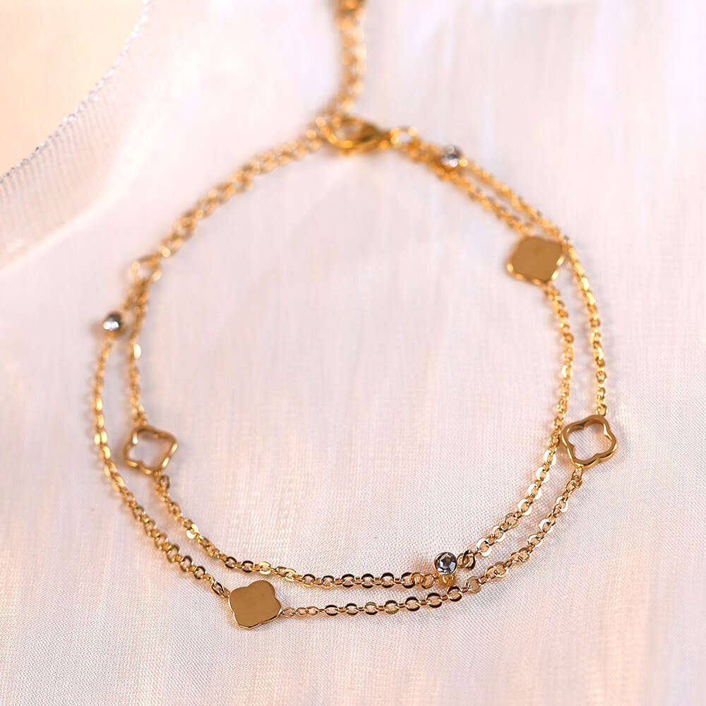 Wholesale Trendy Gold Four Leaf Clover Bracelet - Ideal for Women's Fashion Jewelry Business
