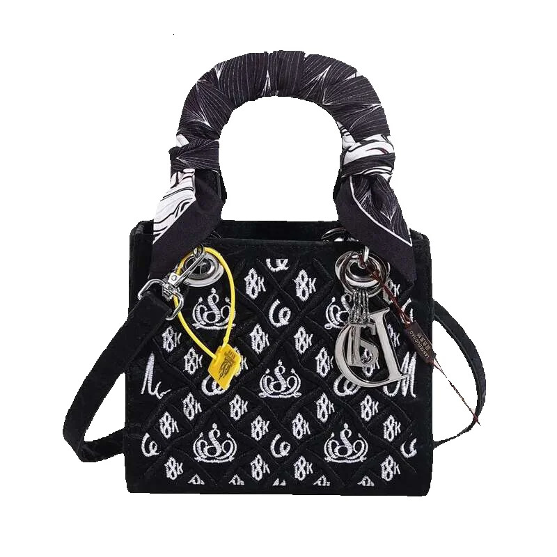 Free Shipping 2025 New High-end Handbag Small Fragrance Pattern Designer Handheld Daifei With Diverse Textures Single Shoulder Women's Crossbody 