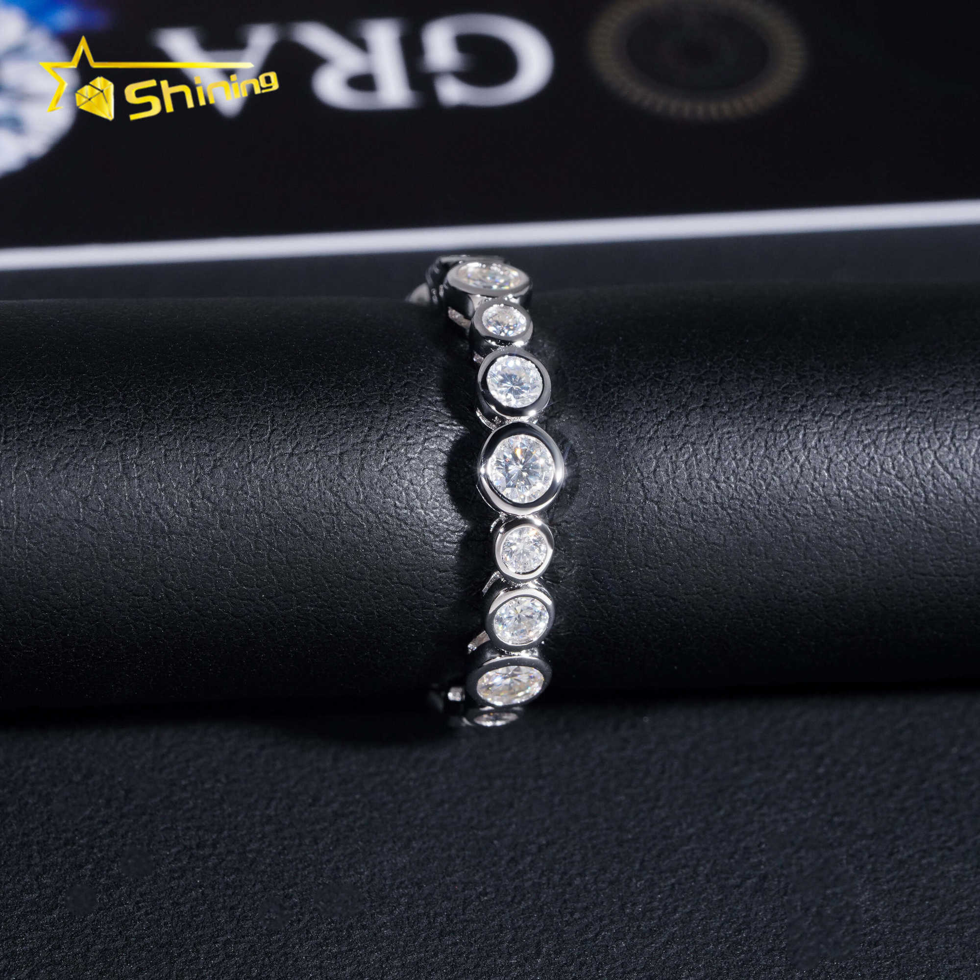 Hot Selling Band Ring S925 Sterling Silver Iced Out Eternity Ring Luxury Inlay Moissanite Diamond Classic Design