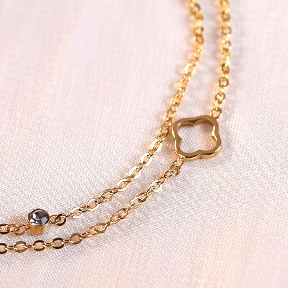 Wholesale Trendy Gold Four Leaf Clover Bracelet - Ideal for Women's Fashion Jewelry Business