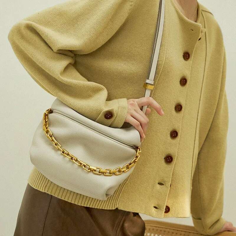 Trendy Fashionable Spring Summer New Women's Shoulder Cloud Pattern Chain Dumpg Shape Cow Leather Crossbody Small Bag