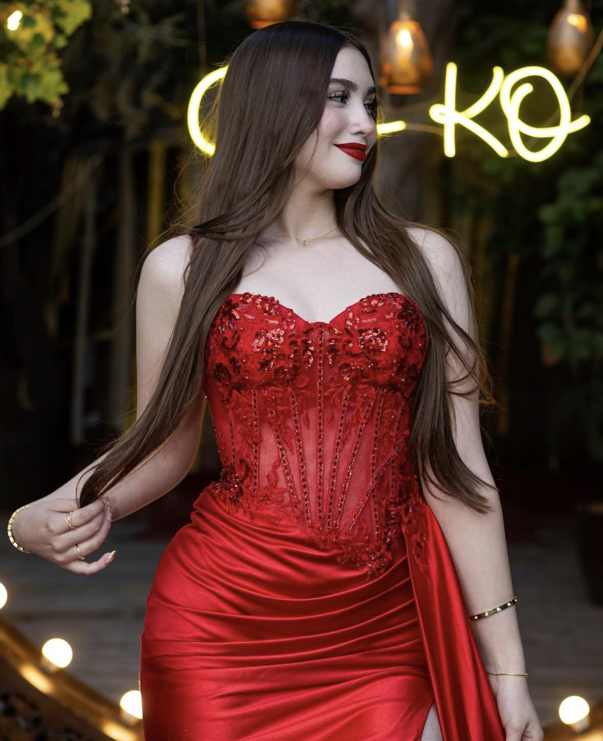 Strapless Long Red Prom Dresses Side High Slit Sexy Evening Gowns Lace Appliques Beaded Elastic Satin Birthday Party Special Occasion Dress 2025