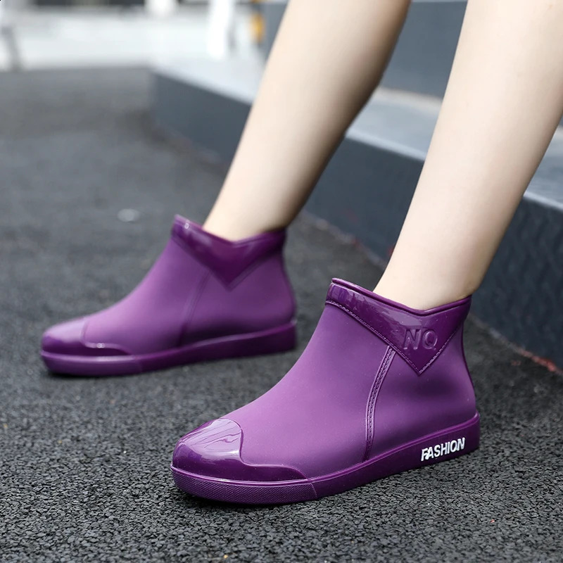 Four Seasons Rain Boots Womens Short Rain Boots Fashion Anti slip Kitchen Work Cotton Warm Waterproof Winter Shoes 250213