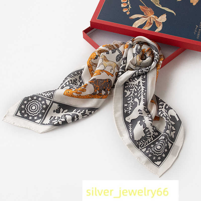 Send 100% mulberry silk and silk scarf as a gift to mom and mother-in-law with a high-end and elegant look. Womens fashionable small square scarf