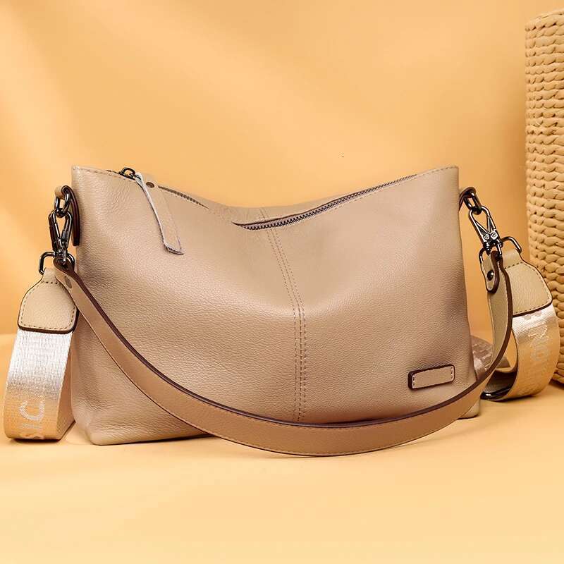100% Cowhide Women Shoulder Large Capacity Crossbody Bags Female Genuine Leather Messenger Bag Purse Soft Handbag