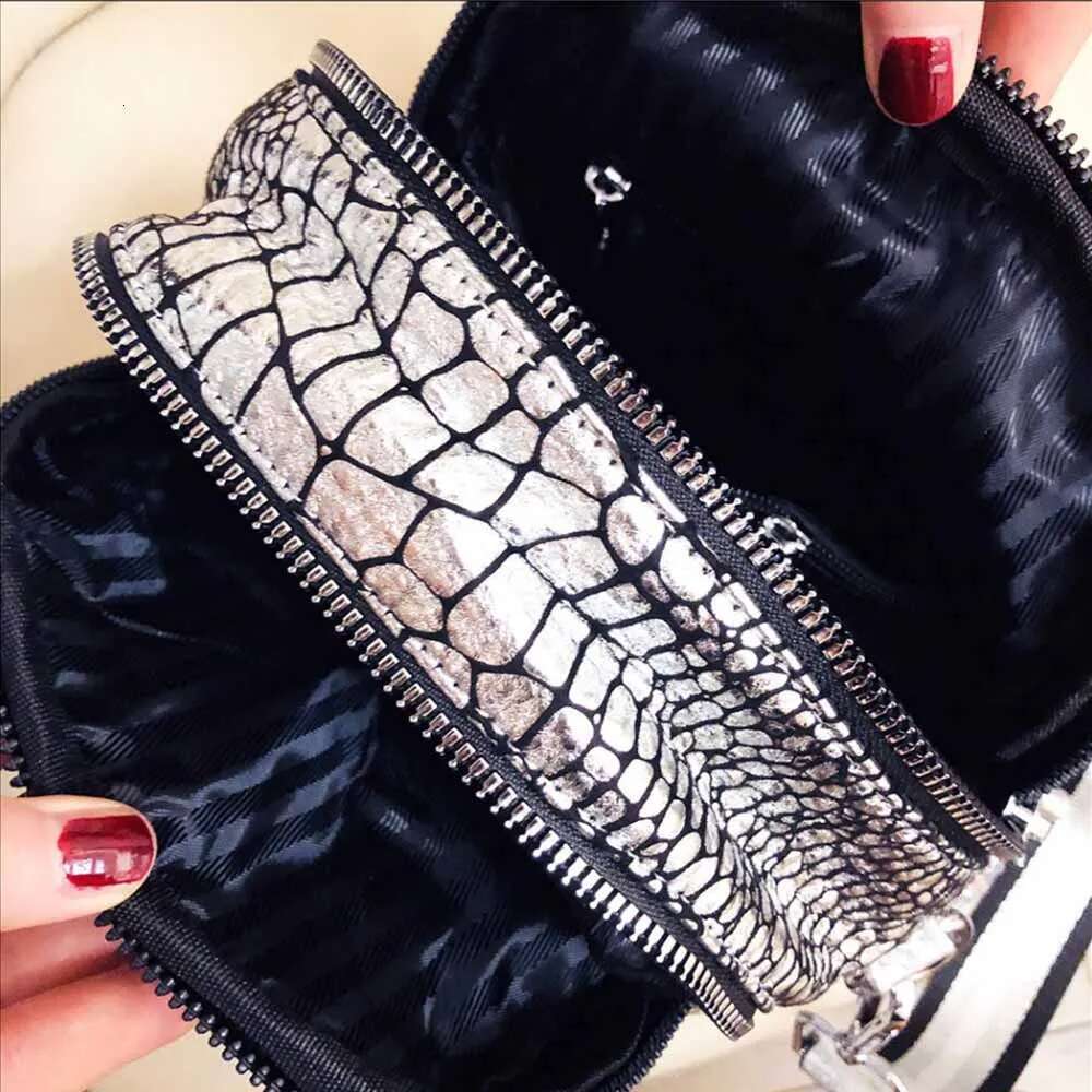 Brand Women Small Backpack Fashion Sequins Leather Shoulder Bags High Capacity Travel Bagpack New Teenage Girl School Bag