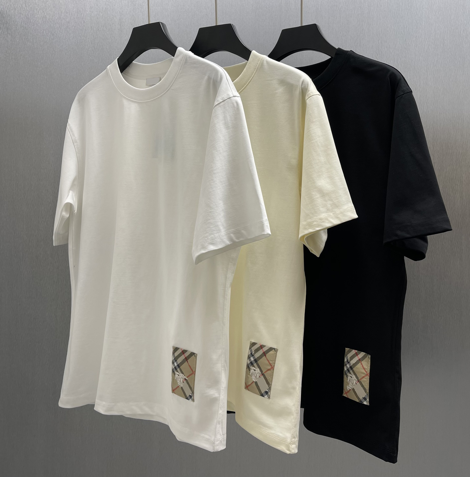 Men's T-shirt designer black and white short sleeved high-end high-quality men's embroidered letter pattern 100% pure cotton POLO shirt couple top European size