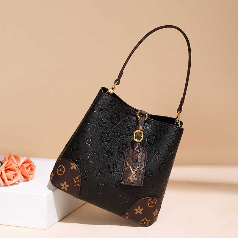 Designer bag New internet celebrity fashion embossed diagonal span large capacity bucket bag classic printed handbag bags
