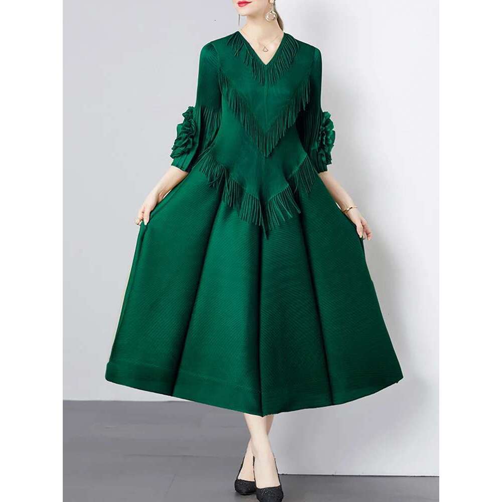 GVUW Pleated V Neck Dress 3D Wers A E Spliced Tassel New 2025 Elegant Evening Party Medium Long Summer Clothing 17G5903