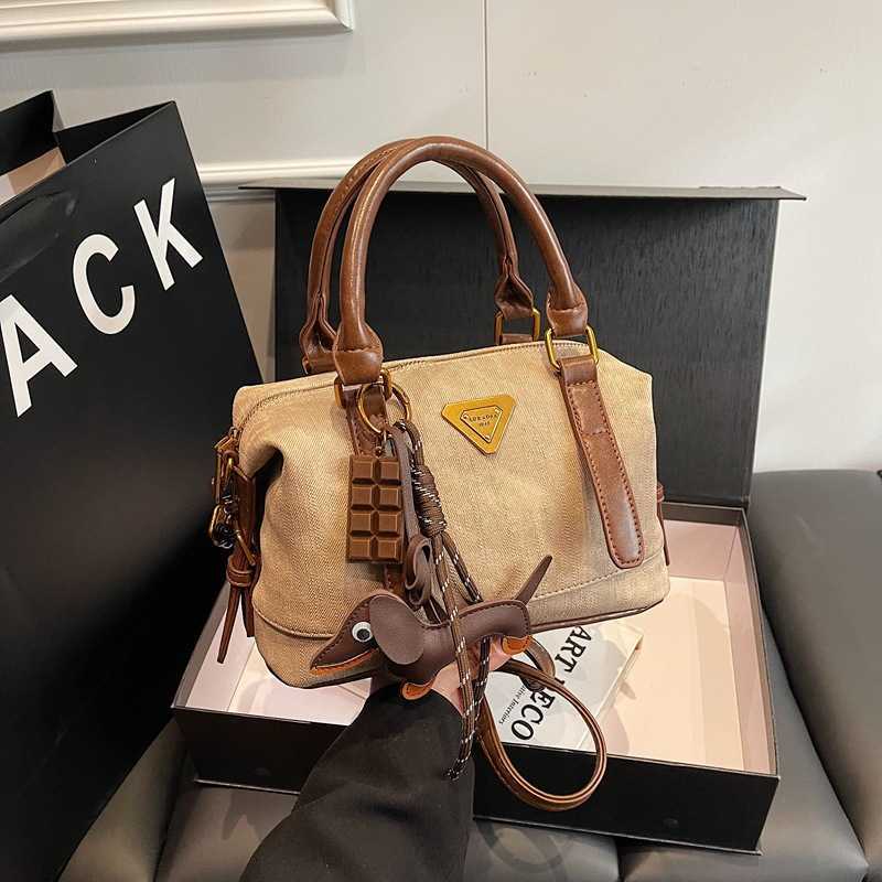 Free shipping Designer Spring Festival non-stop womens handbag fashionable single shoulder crossbody large capacity textured commuting tote bag