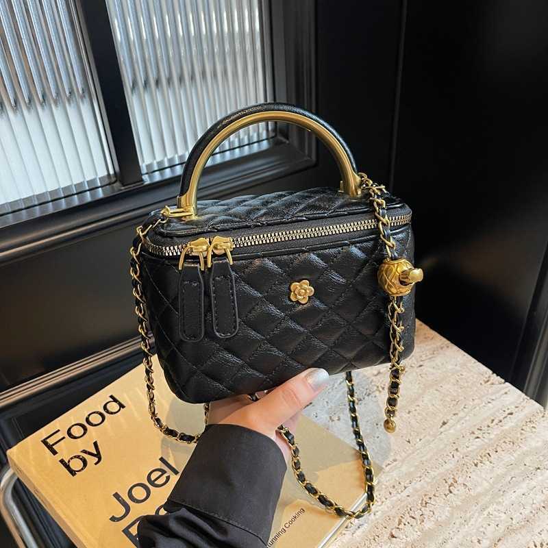 Dia Grid Chain Crossbody Bag: Small, Trendy Bucket Bag for Women - High hot Quality Texture, Handheld Design