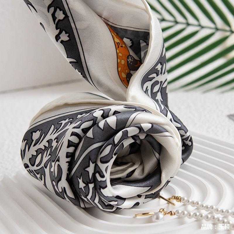 Send 100% mulberry silk and silk scarf as a gift to mom and mother-in-law with a high-end and elegant look. Womens fashionable small square scarf