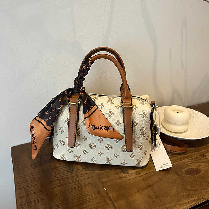 Designer bag Hot selling for women in new womens with contrasting printed shoulder versatile crossbody bags trendy