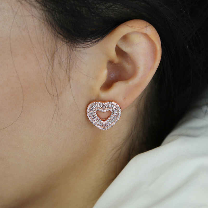 2025 Top Sell Heart Stud Earrings Sparkling Luxury Jewelry 925 Sterling Silver Rose Gold Fill Princess Cut White 5A Cubic Zircon CZ Diamond Party Wome