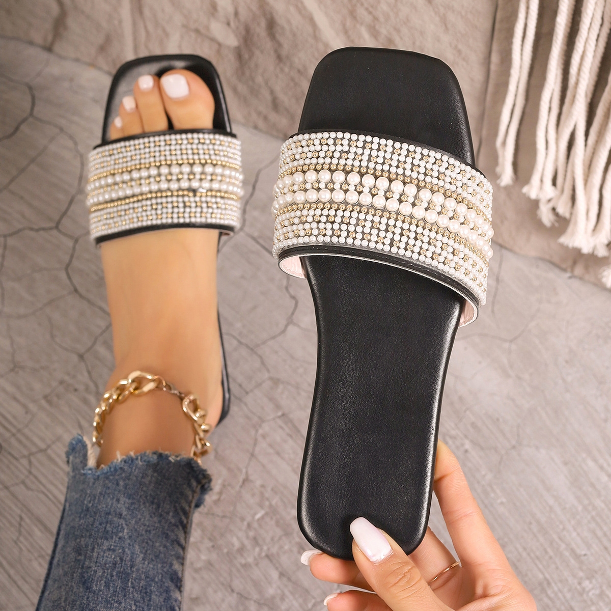 Flat slippers for women simple colorful pearls white black gold sliver indoor outdoor casual shoes trainers sneakers