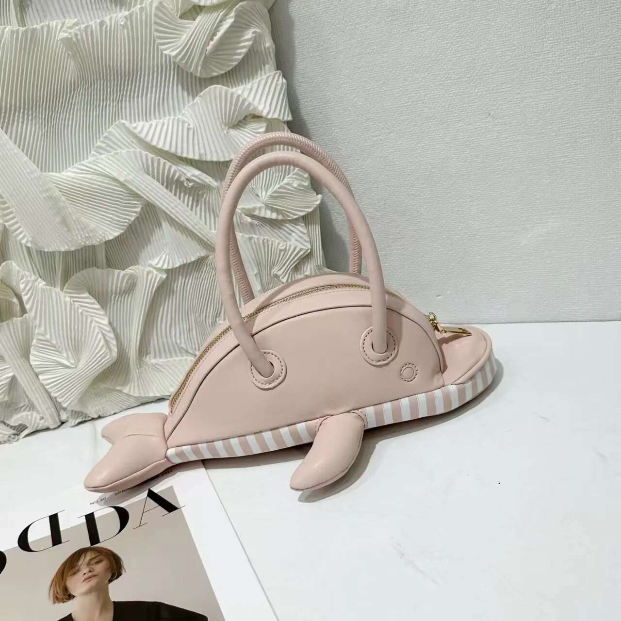 Creative Personality Niche Animal Women 2025 New Cute Dolphin Shape Handbag Ladies Soild Color Underarm Bag