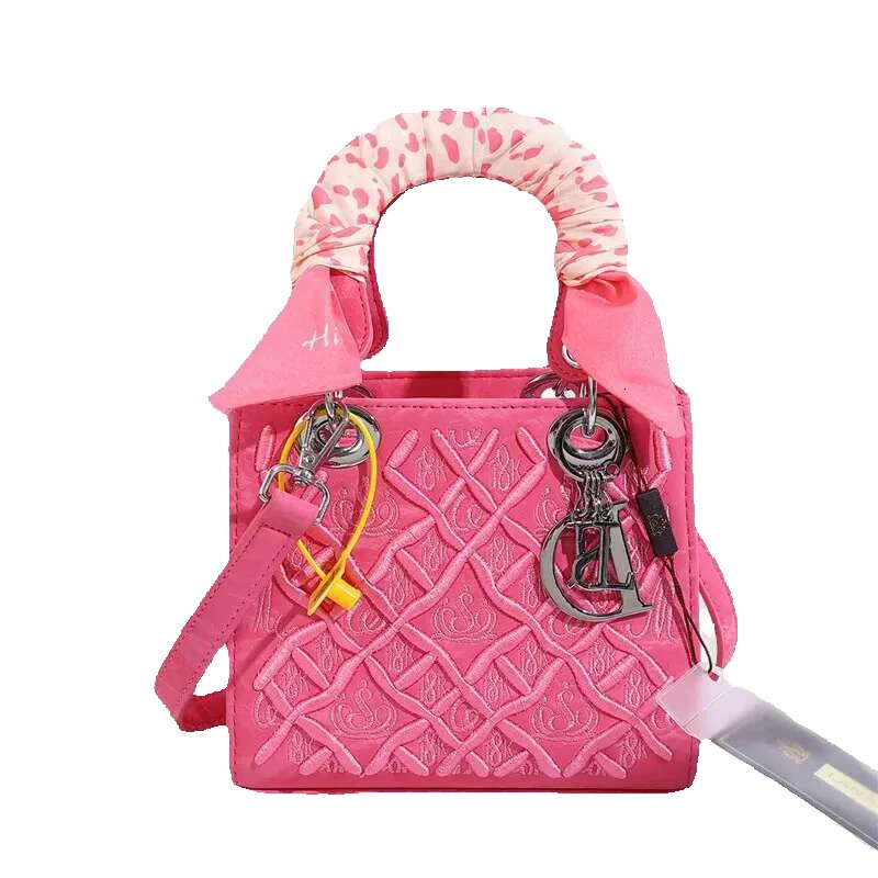 Free Shipping 2025 New High-end Handbag Small Fragrance Pattern Designer Handheld Daifei With Diverse Textures Single Shoulder Women's Crossbody 