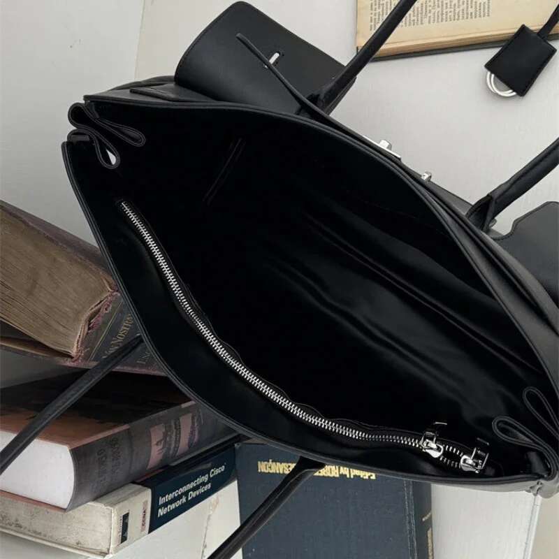 2025 Fashion Microfiber Leather Tote For Women Designer Folds Lock Buckle Shoulder Bag Mulitple Pocketa Large Capacity Handbags