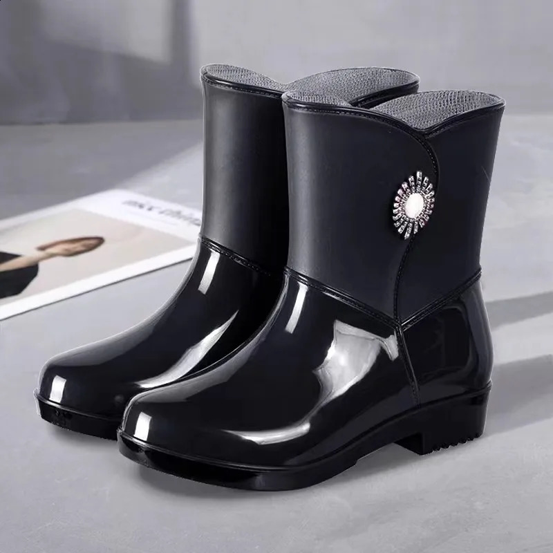 Rain boots womens boots fashionable outerwear waterproof non slip kitchen work rubber shoes cotton warm calcium water shoes 250213