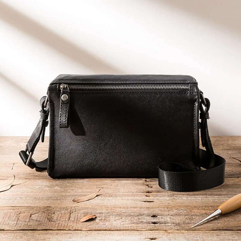AETOO Genuine Leather Men's Messenger Fashionable Simple Shoulder Bag, First Layer Cowhide Casual Mobile Phone Bag