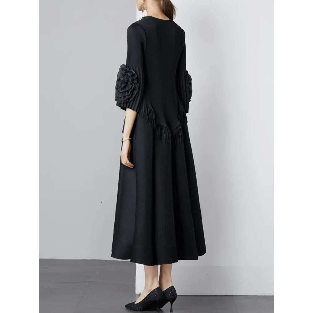 GVUW Pleated V Neck Dress 3D Wers A E Spliced Tassel New 2025 Elegant Evening Party Medium Long Summer Clothing 17G5903