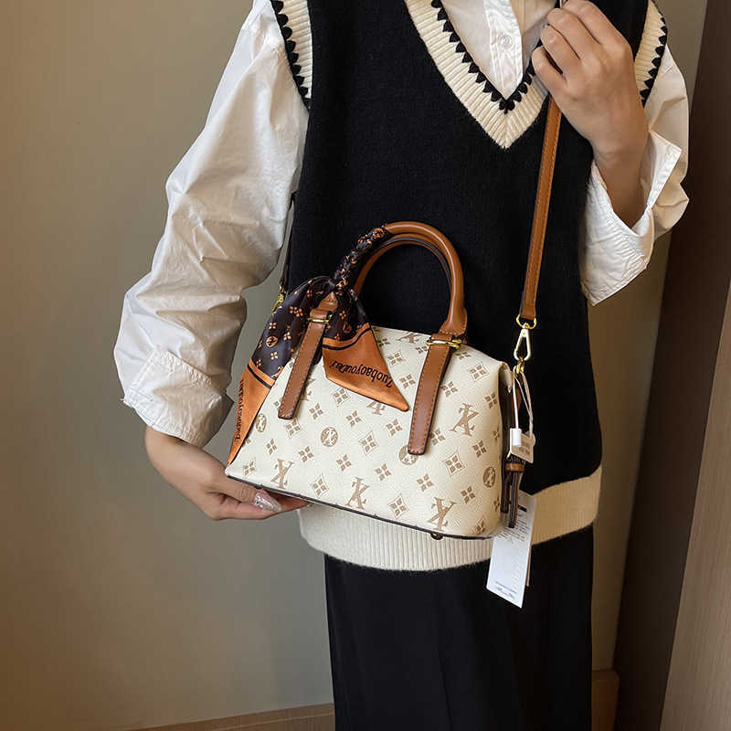 Designer bag Hot selling for women in new womens with contrasting printed shoulder versatile crossbody bags trendy
