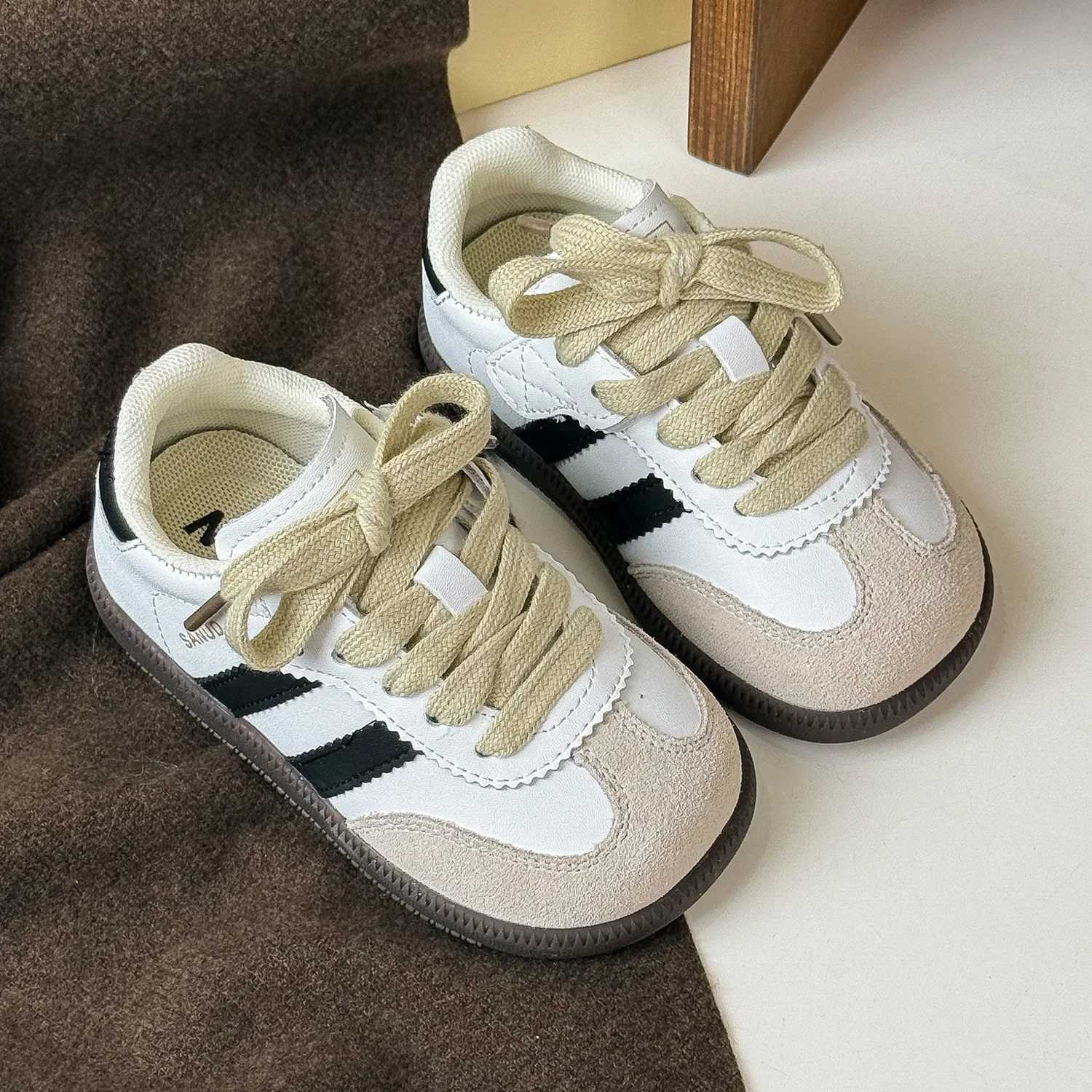Athletic Outdoor Spring Children Boy Girls Stripe Suede Comfortable Light Leisure Skateboard Sneakers Kid Toddler All-match Casual Running Shoes H2601