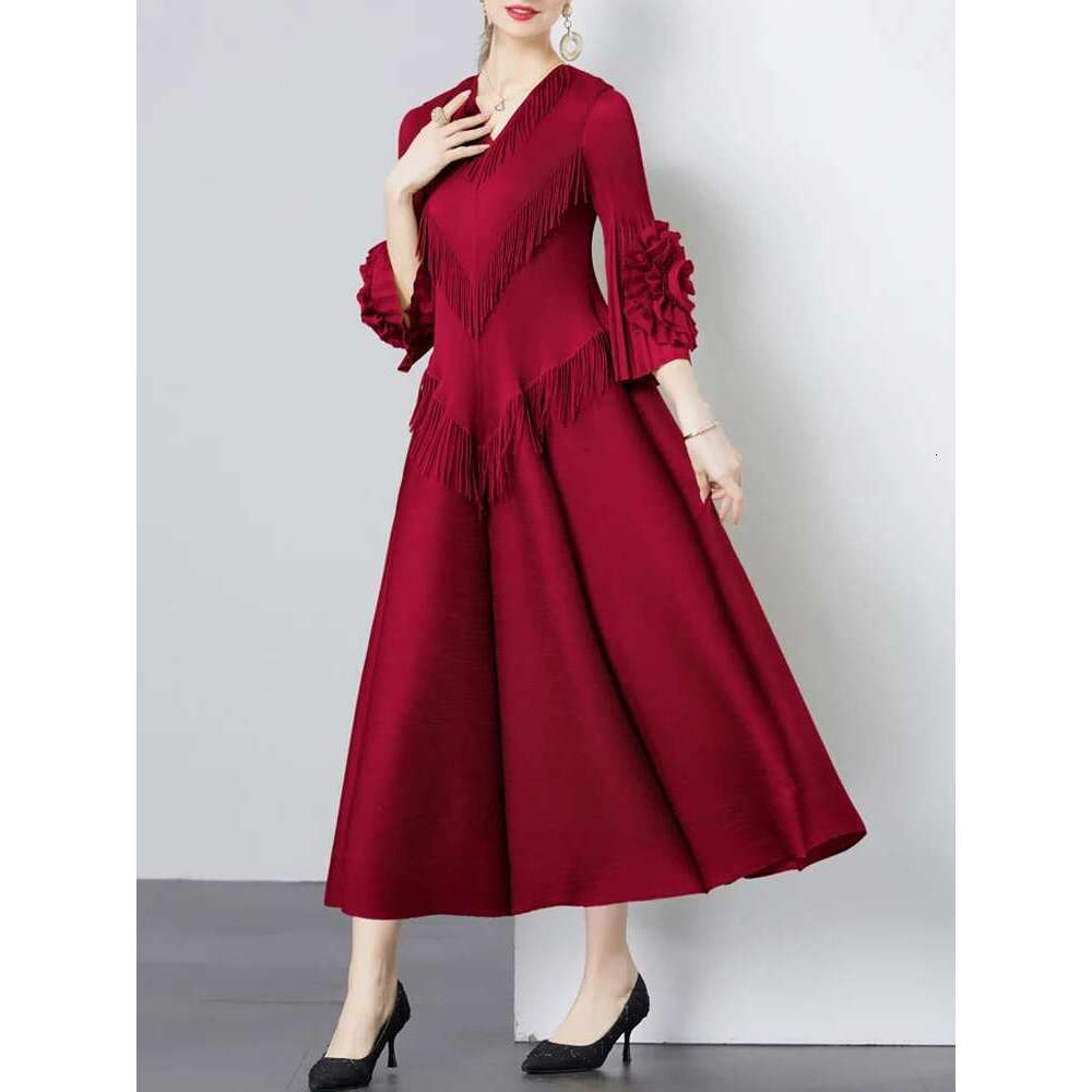 GVUW Pleated V Neck Dress 3D Wers A E Spliced Tassel New 2025 Elegant Evening Party Medium Long Summer Clothing 17G5903