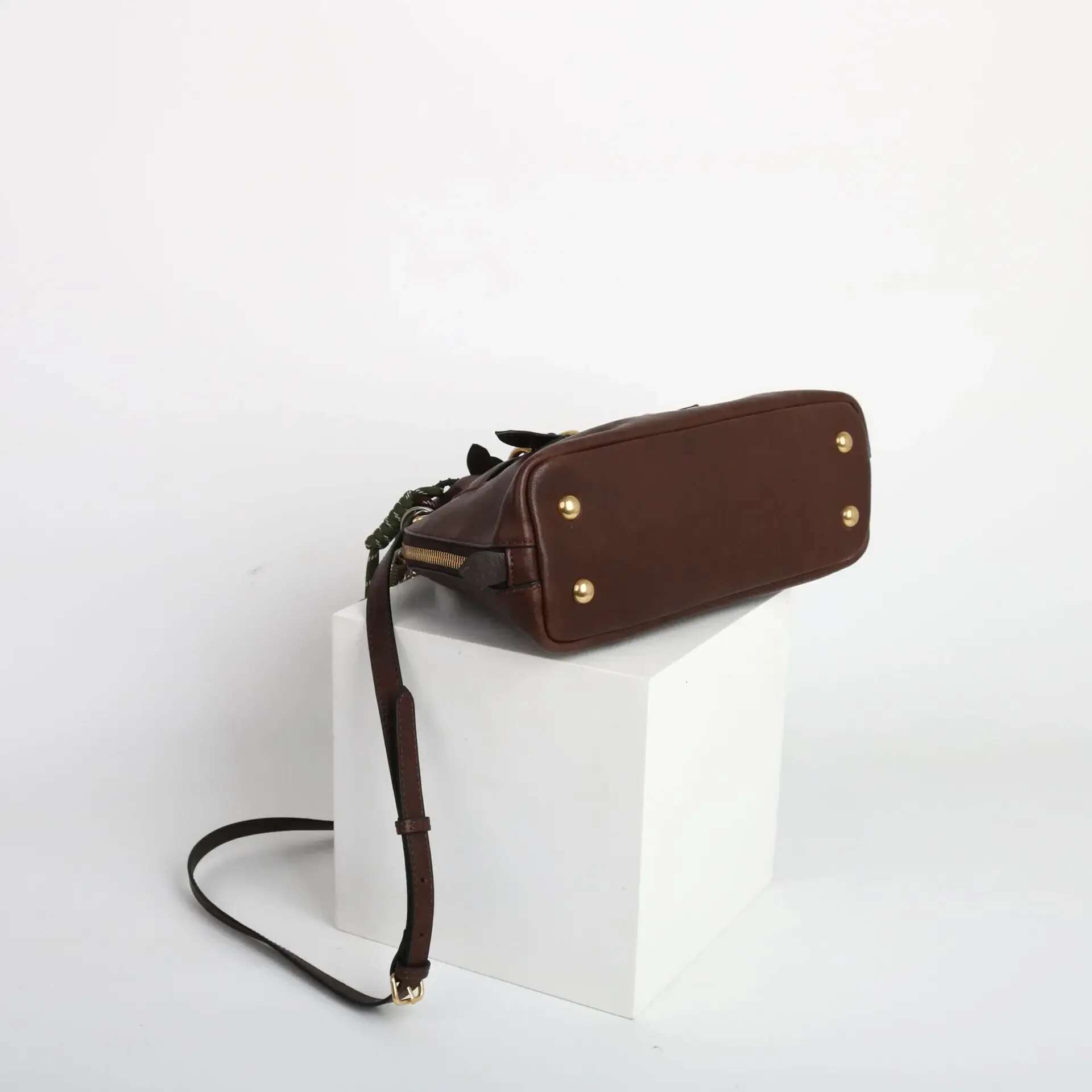 First Layer Tanned Sheepskin Shell for Women High Quality Retro Versatile Handbags Single Shoulder Bag Boston Bags 2 Sizes