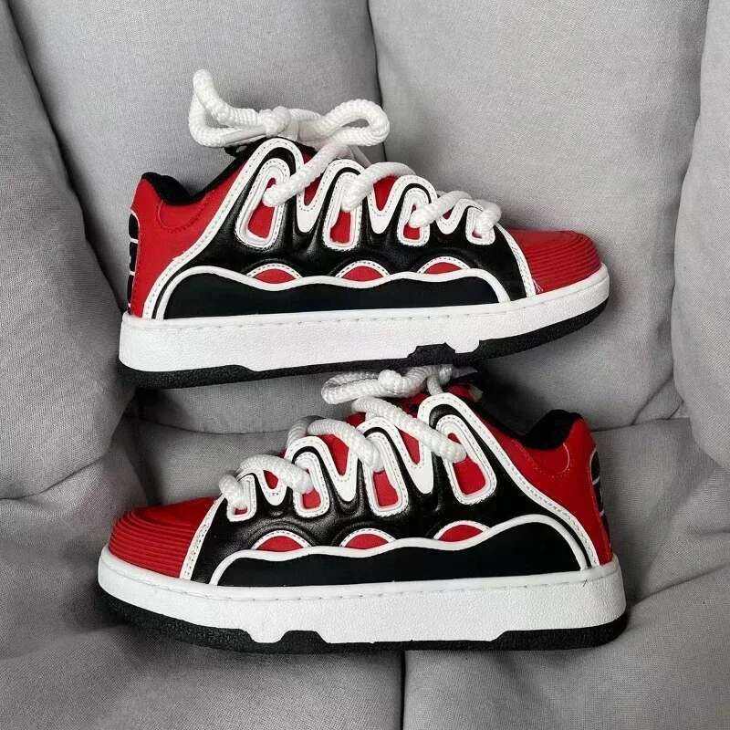 2024 New Man Sk ateboard Bread Retro Nati onal Trend Sport Shoe Wind Board Sneaker Shoes for Women Chaussure Hom me