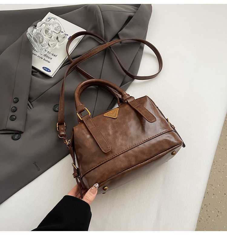 Free shipping Designer Spring Festival non-stop womens handbag fashionable single shoulder crossbody large capacity textured commuting tote bag