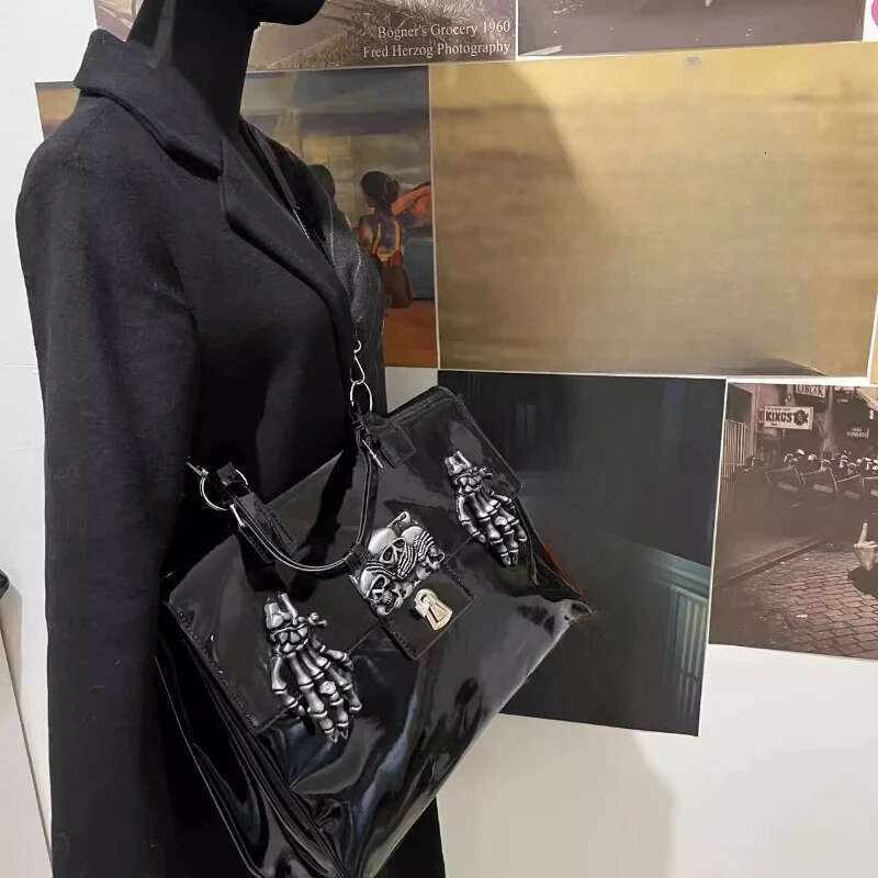 Patent Leather High-Capacity Grunge Shoulder Handbags Punk Streetwear Crossbody Bag Y2k Aesthetic Skull Messenger Bags Trendy