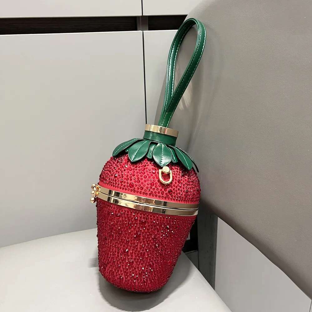 Woman Evening Clutch Bag Rhie Strawberry Purse Designer Handle Shoulder Bucket Handbag For Wedding Banquet