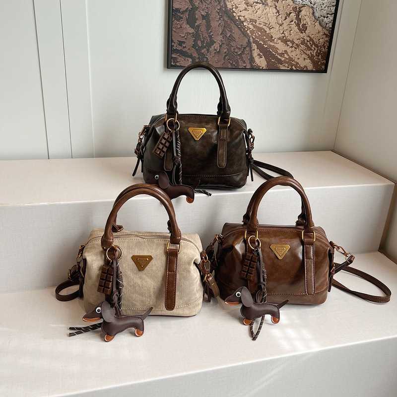 Free shipping Designer Spring Festival non-stop womens handbag fashionable single shoulder crossbody large capacity textured commuting tote bag