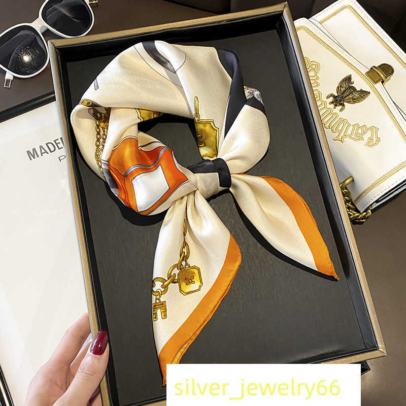 Spring and Autumn Seasons New Professional French Scarf 70 Twill Silk Square Scarf Mulberry Silk Decoration Scarf Fashion Girl