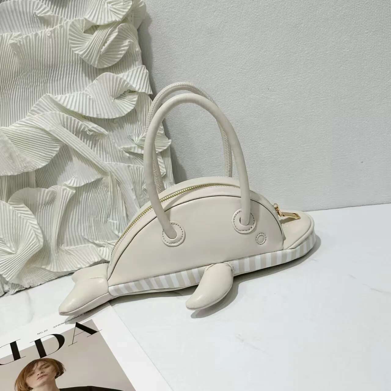 Creative Personality Niche Animal Women 2025 New Cute Dolphin Shape Handbag Ladies Soild Color Underarm Bag