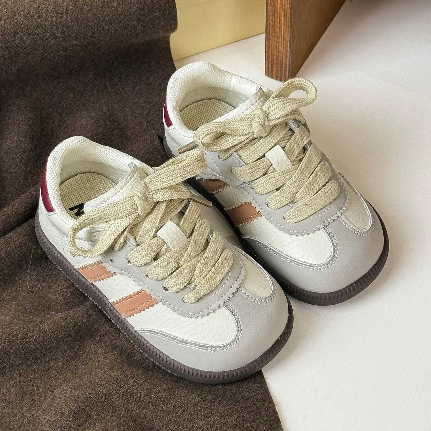 Athletic Outdoor Spring Children Boy Girls Stripe Suede Comfortable Light Leisure Skateboard Sneakers Kid Toddler All-match Casual Running Shoes H2601