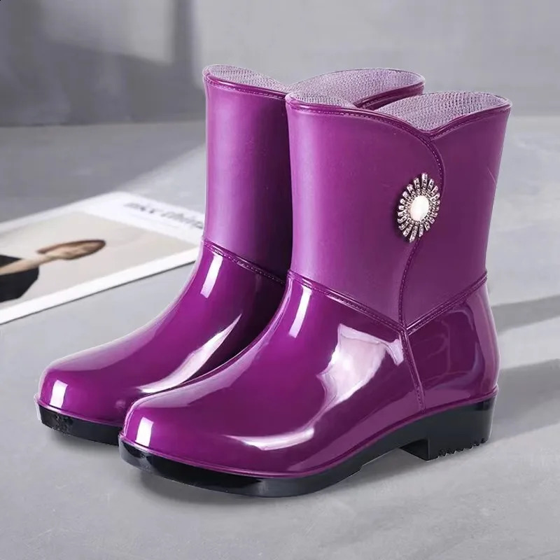 Rain boots womens boots fashionable outerwear waterproof non slip kitchen work rubber shoes cotton warm calcium water shoes 250213