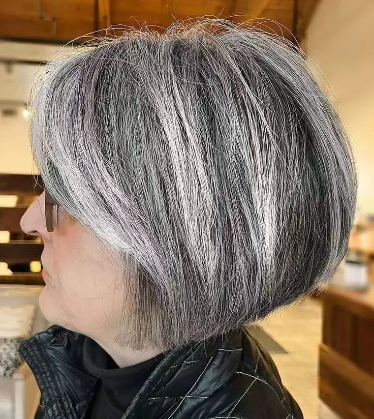 Trendy white higlights gray wigs bob human hair,5x5 hd lace closure frontal grey wig, short curly haircuts chic pixies playful bobs layered perfect fo