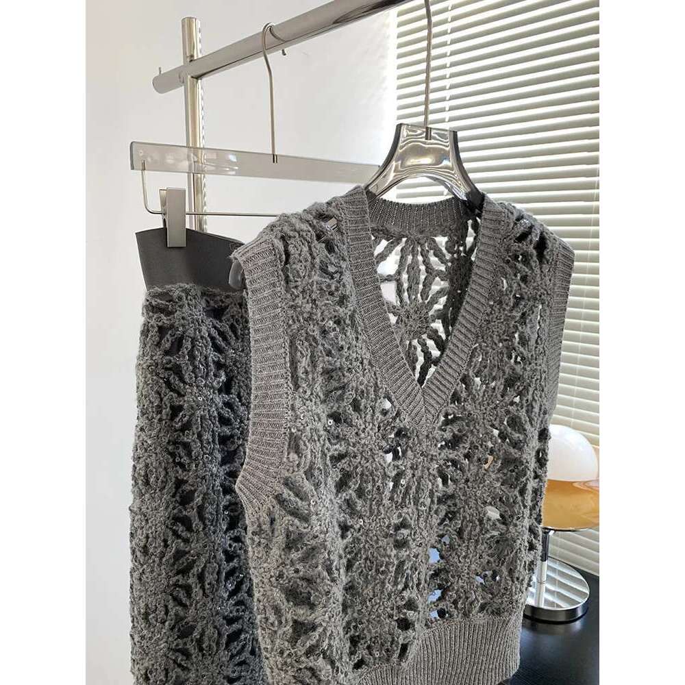 2024 Autumn New Women's Set Light Sequins High Quality Hollow Crochet Knit Vest Top Half-Body Skirt