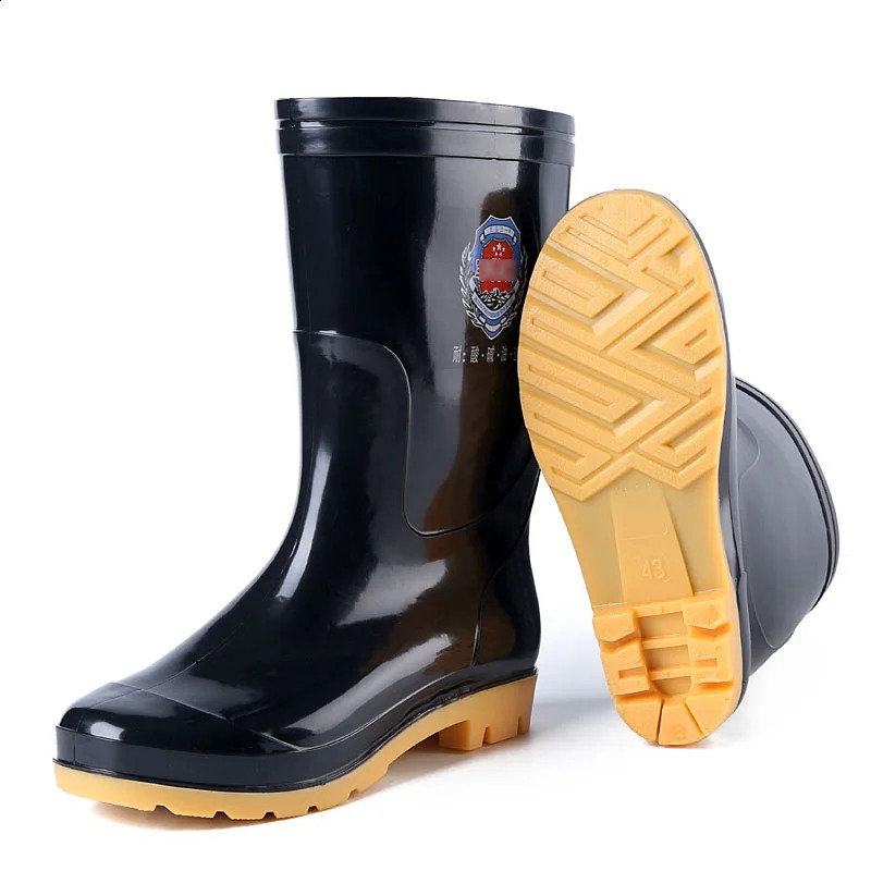 Small and medium-sized leg sole three rainproof shoes mens mid top rain boots labor protection black rubber shoes water shoes 250213