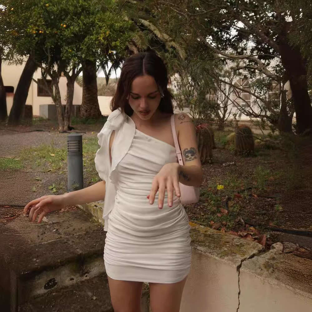 European and American style summer women's sexy slng shoulder three-dimensional wer slim fit hip hing dress 2025 temperament versatile new trend 