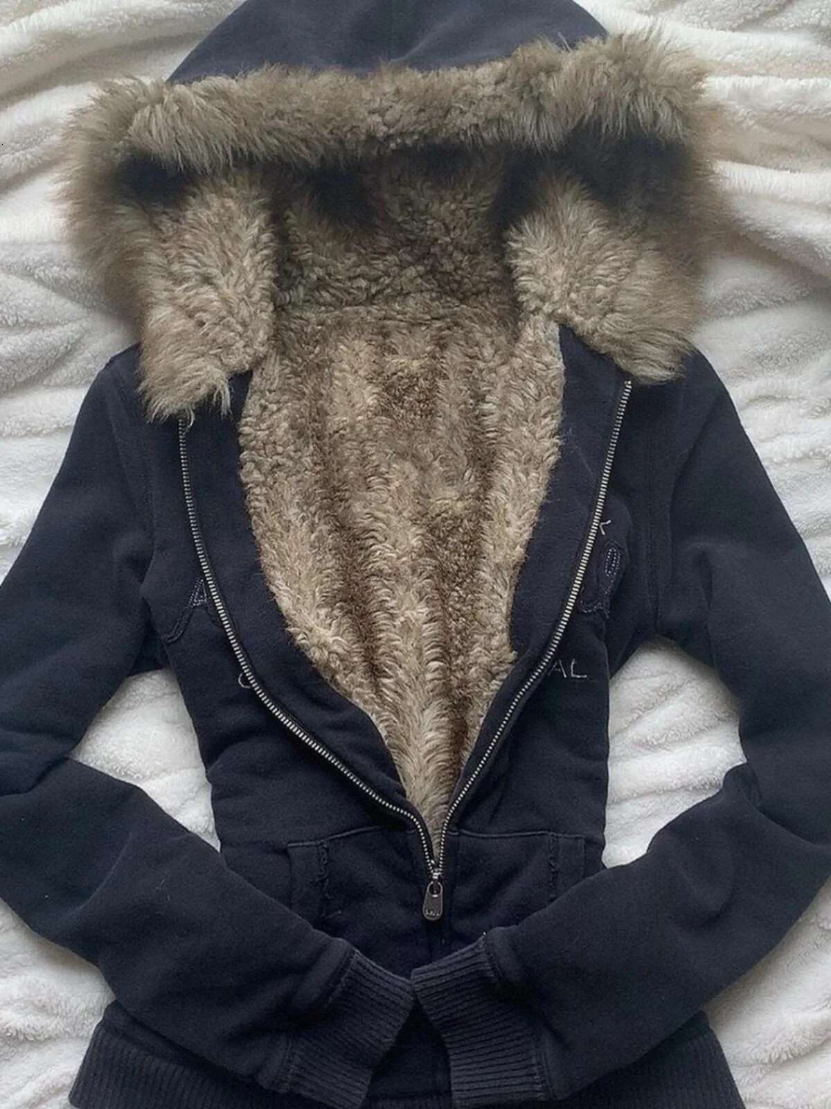 Y2K Retro Haruku Letter Embroidery Plush Dark Zipper Hooded Sweatshirt for Women's Autumn and Winter 2000s Fashion Jacket