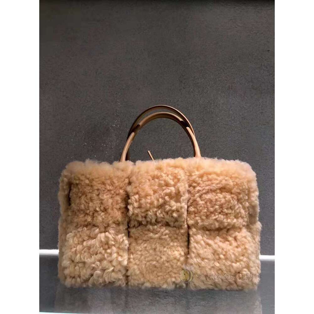Dongdaemun, South Korea, Lamb Wool Green Woven Tote Bag, Handbag, Fashionable And Personalized Plush Women's Bags