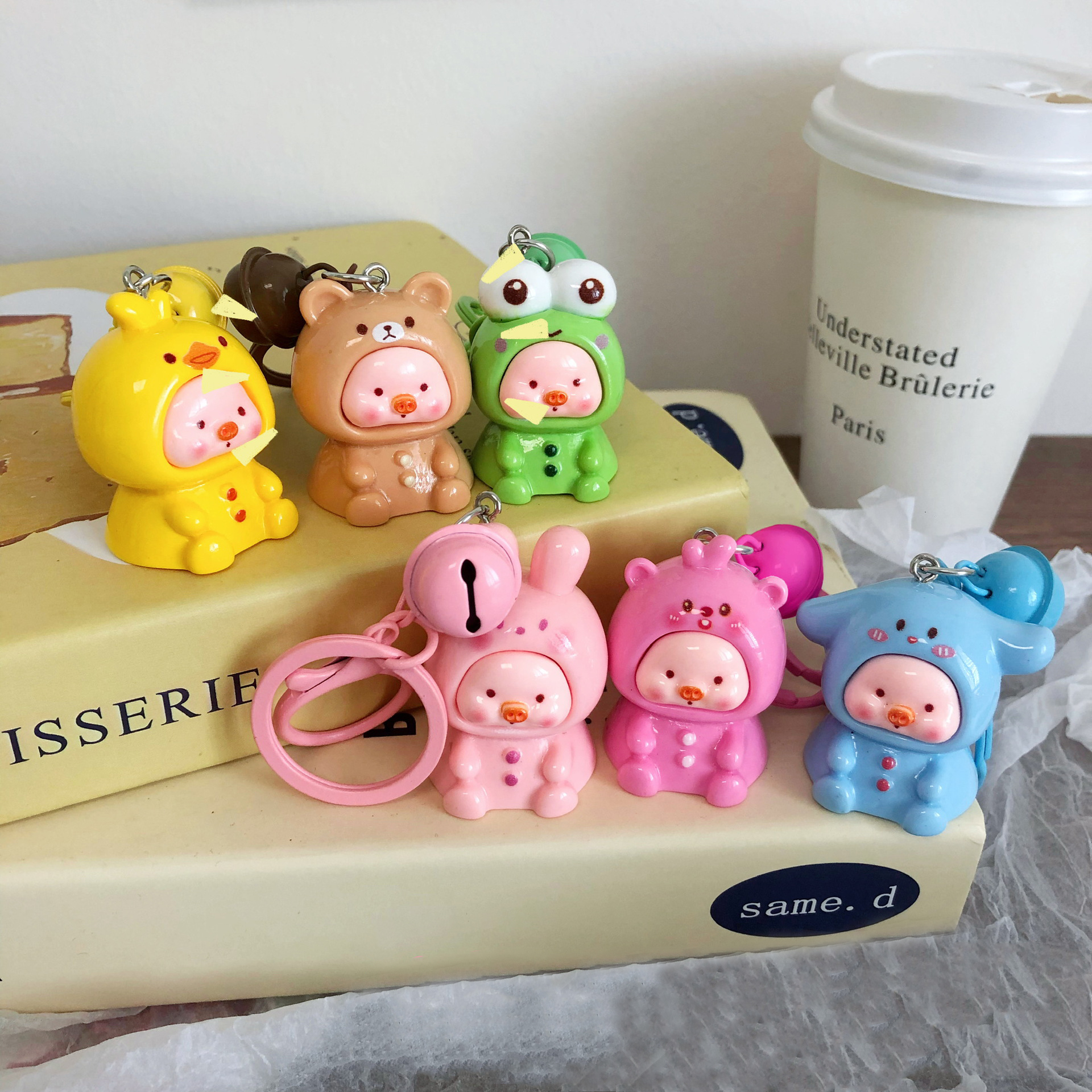 Cute animal costume pig bell keychain girlish heart student accessories best friend gift pendant couple pendant