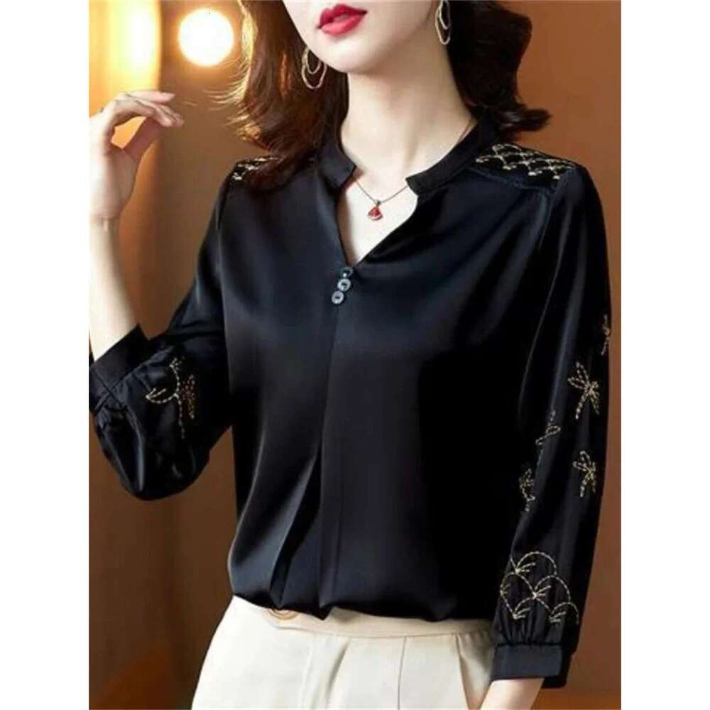 Women Spring Summer Blouses Shirts Lady Fashion Casual Three Quartz Sleeve V-Neck Embroidery Blusas Tops