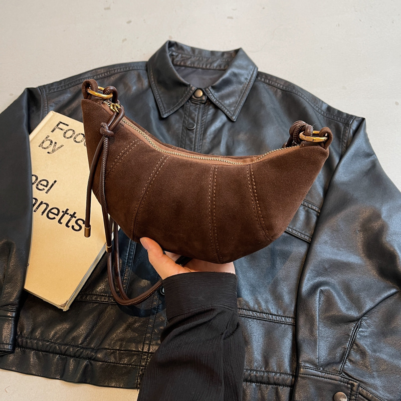 Fashionable and versatile underarm dumpling 2025 new frosted leather horn bag, internet famous single shoulder crossbody bag swissmilitary