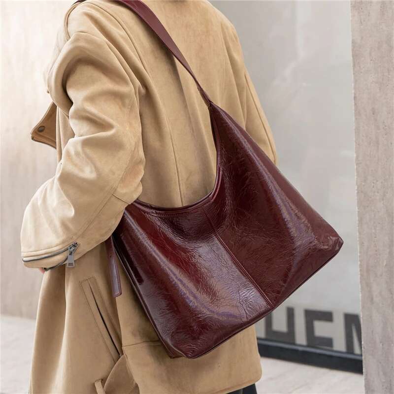 Toptrends Oil Wax Cow Genuine Leather Large Hobo Shoulder Bags For Women 2025 Designer Commuter Crossbody Ladies Handbags
